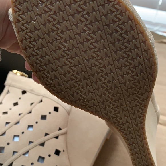 Michael kors shoes - Picture 2 of 2